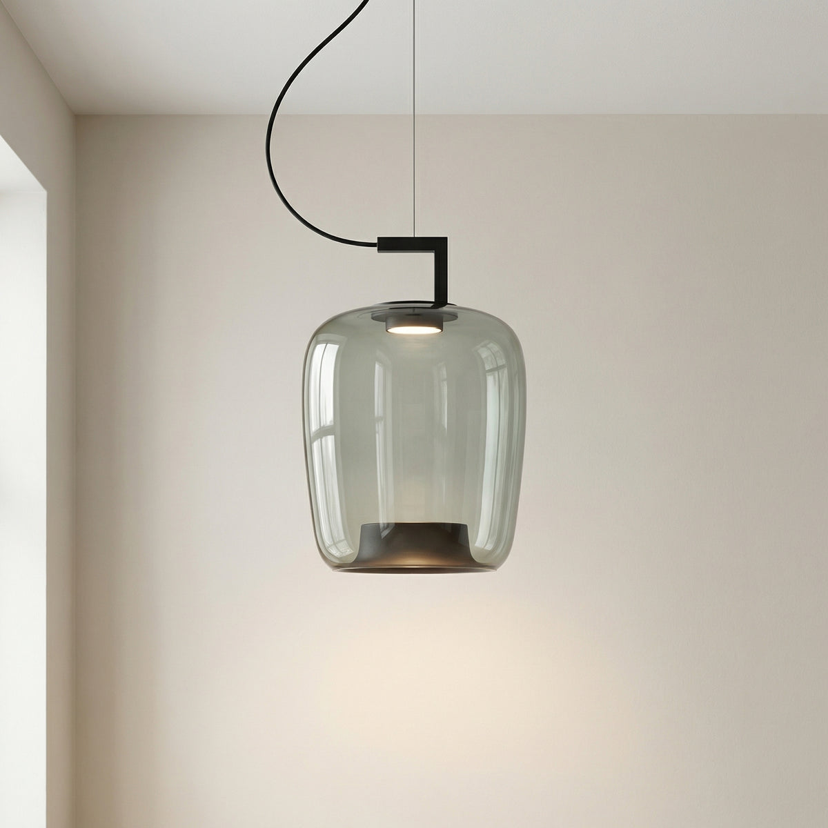Jaura's Glass Pendant Light